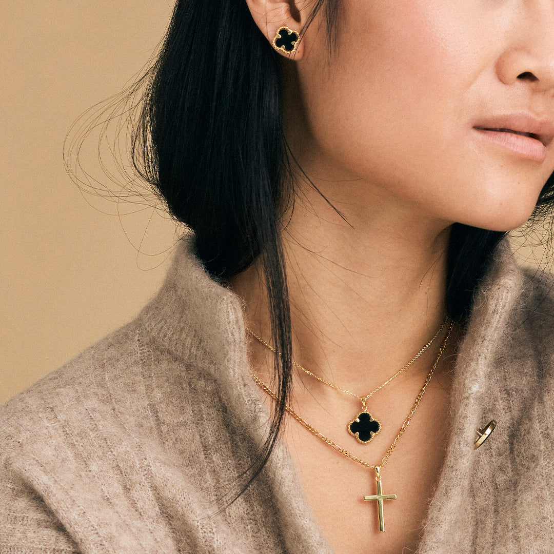 Ørestikker Clover Black Onyx 8 Karat Guld