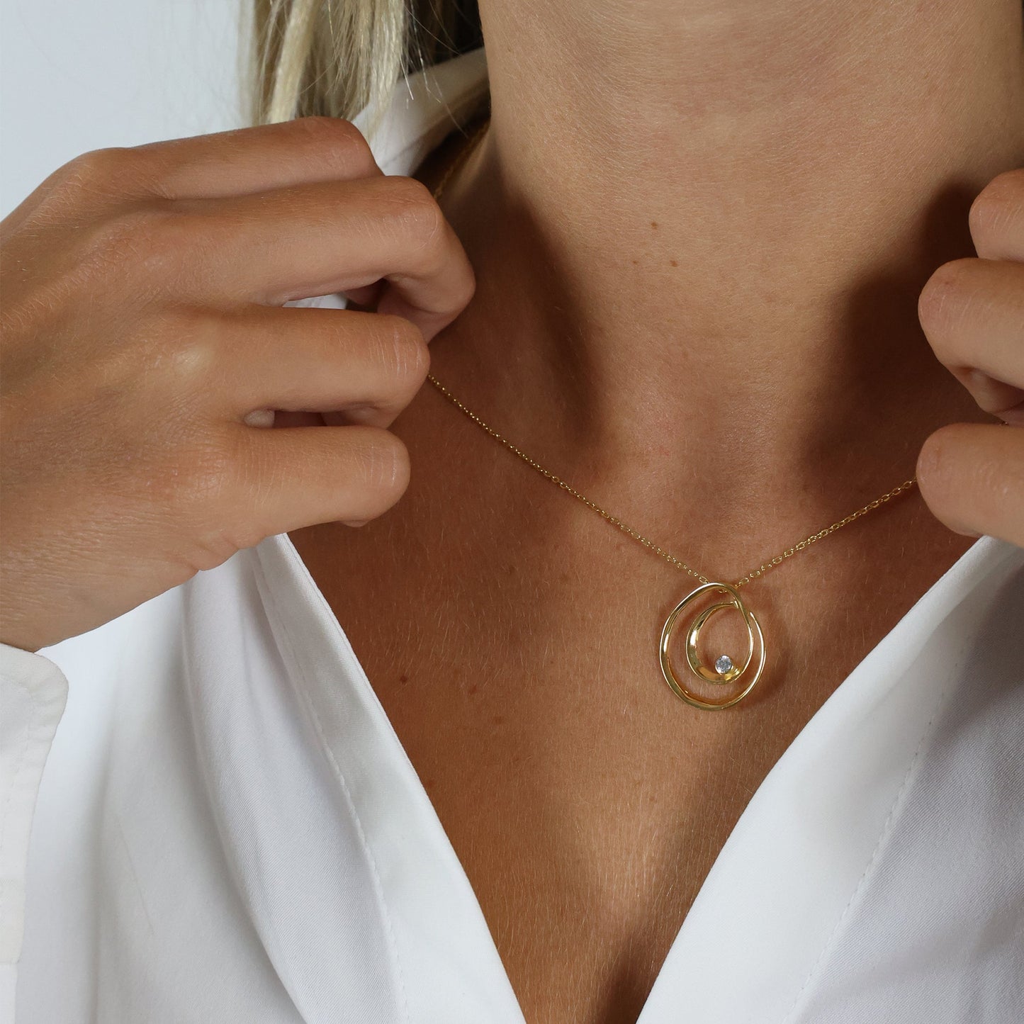 Halskæde med Vedhæng Cirkel med Cubic Zirkonia 8 Karat Guld Forgyldt Sterling Sølv Kæde 45 cm