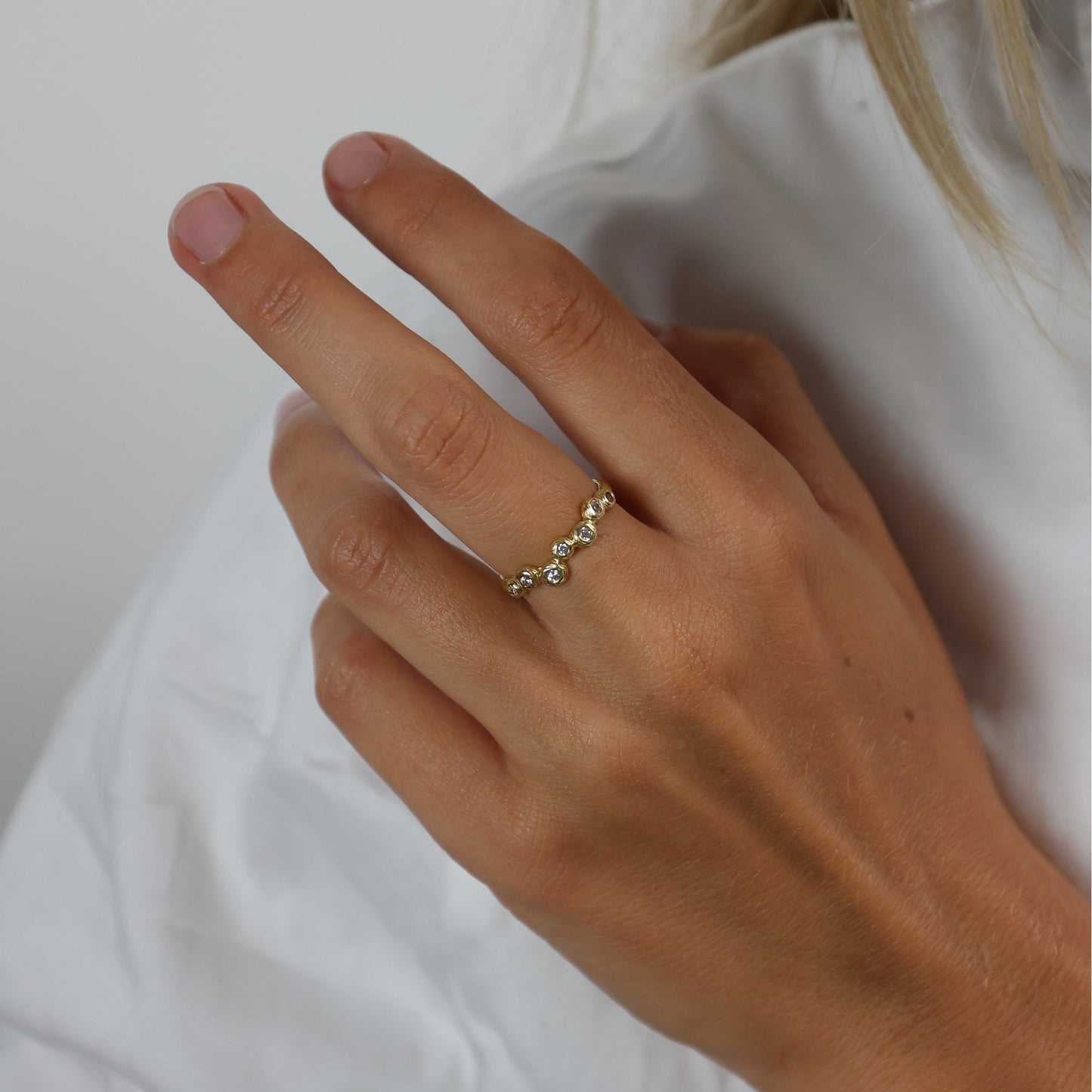 Ring Med Bobler 14 Karat Guld Med 7 Cubic Zirkonia