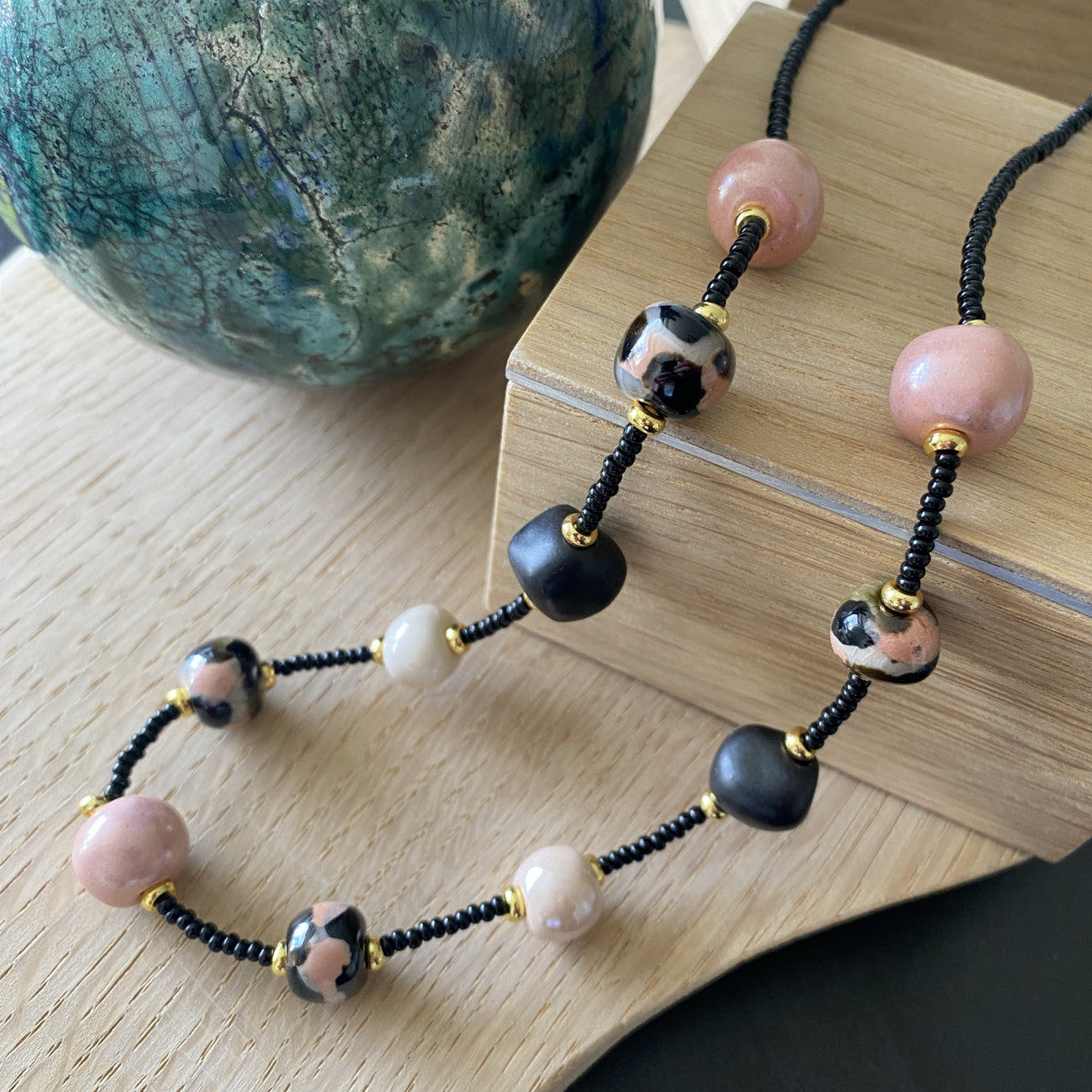 Delicate perlekæde - Mzuri