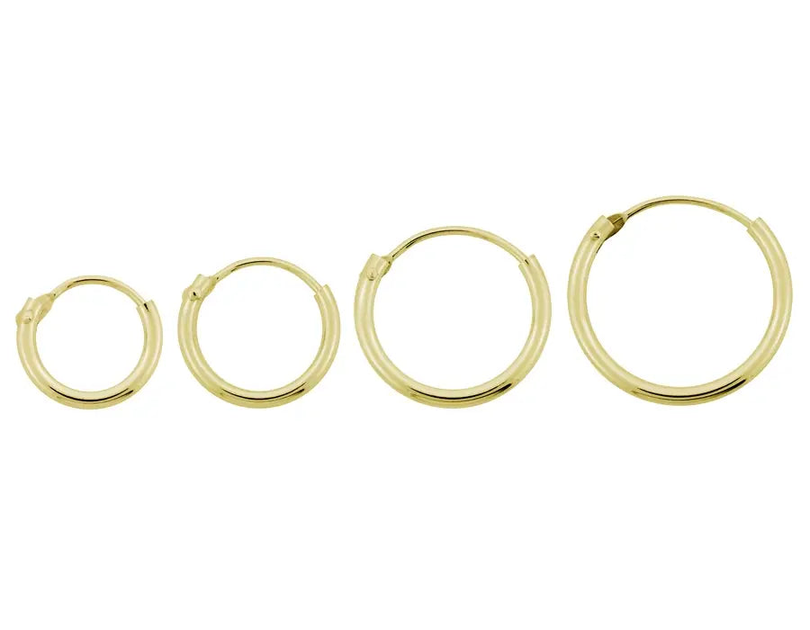 Små creoler i 8 karat guld 1.3 mm. Dia. 9.0 - 17.5 mm.