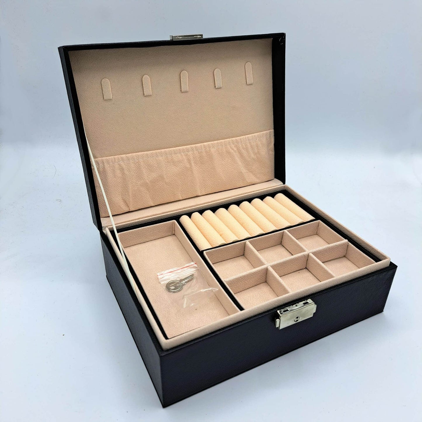 Smykkeskrin med bakker.