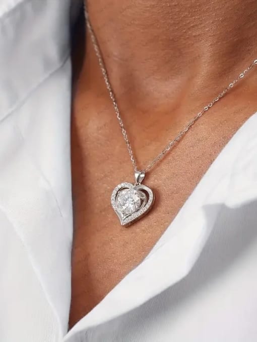 Sølvhjerte, belagt med platin, isat lab. moissanite