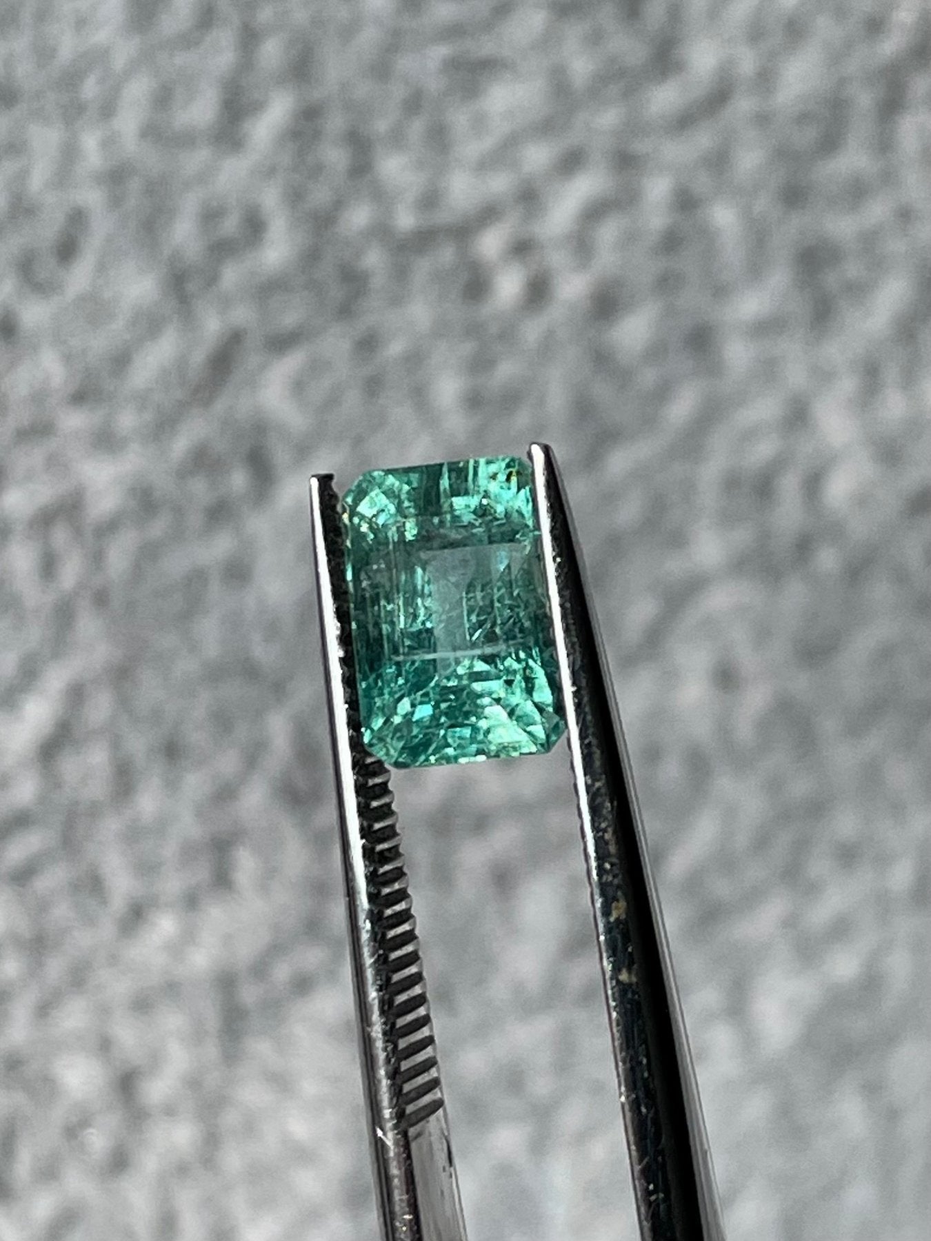 Smaragd, grøn, 1.34 ct