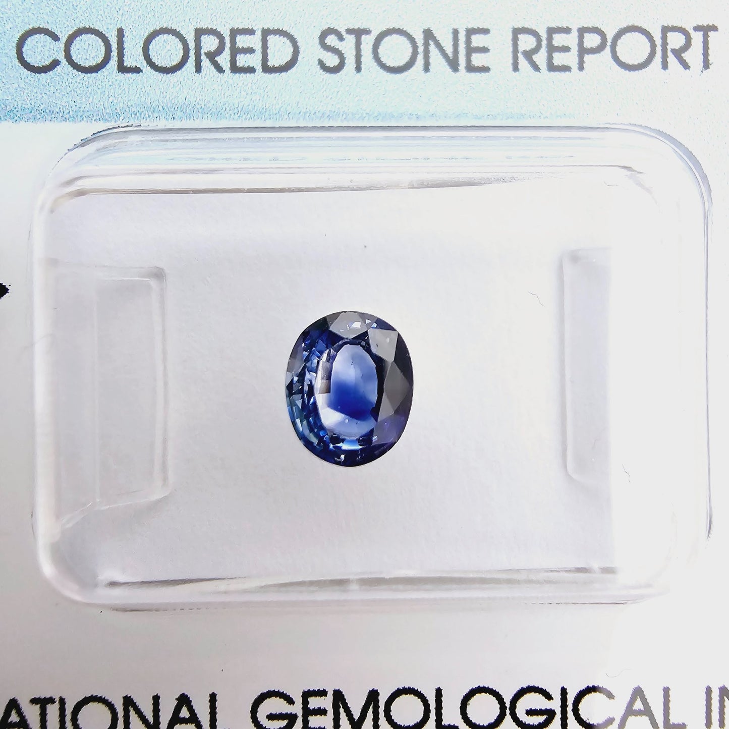 Naturlig blå safir, 0.74 ct, ovalslib