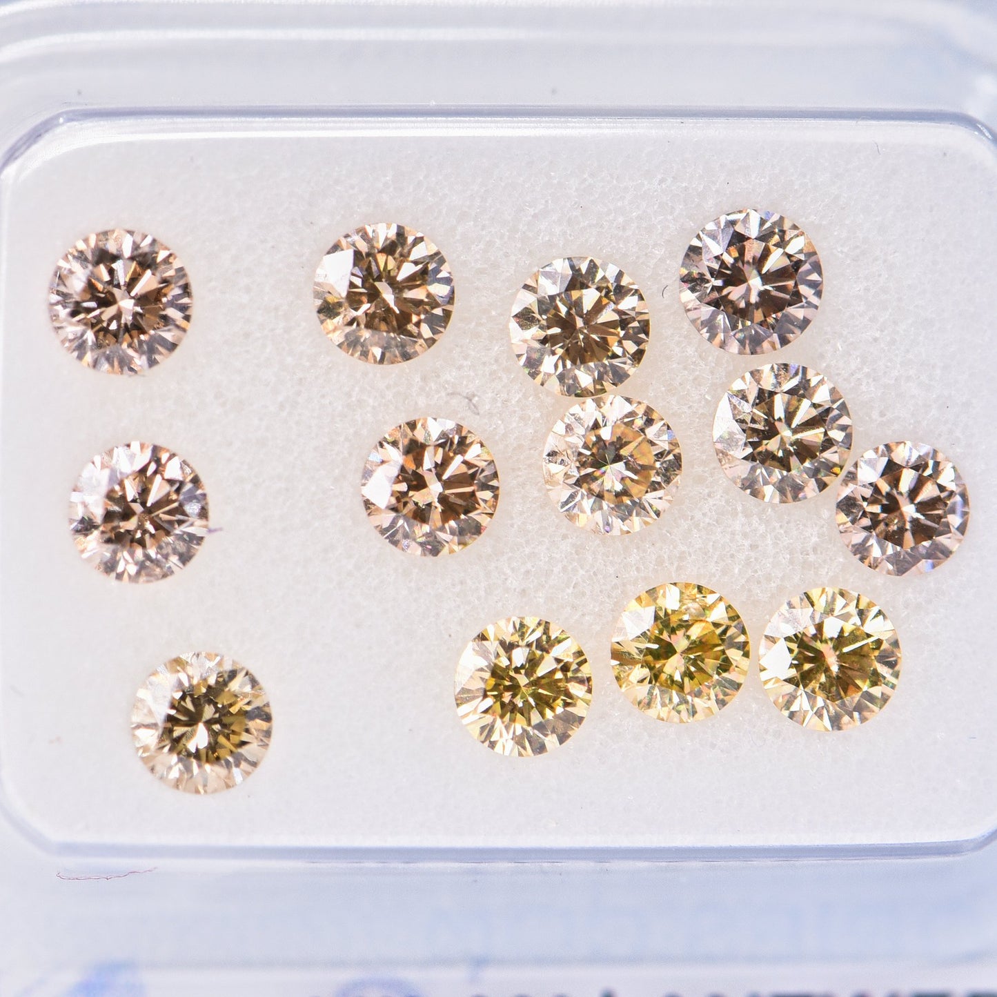 Naturlige diamanter, 13 stk. samlet vægt 1.45 ct