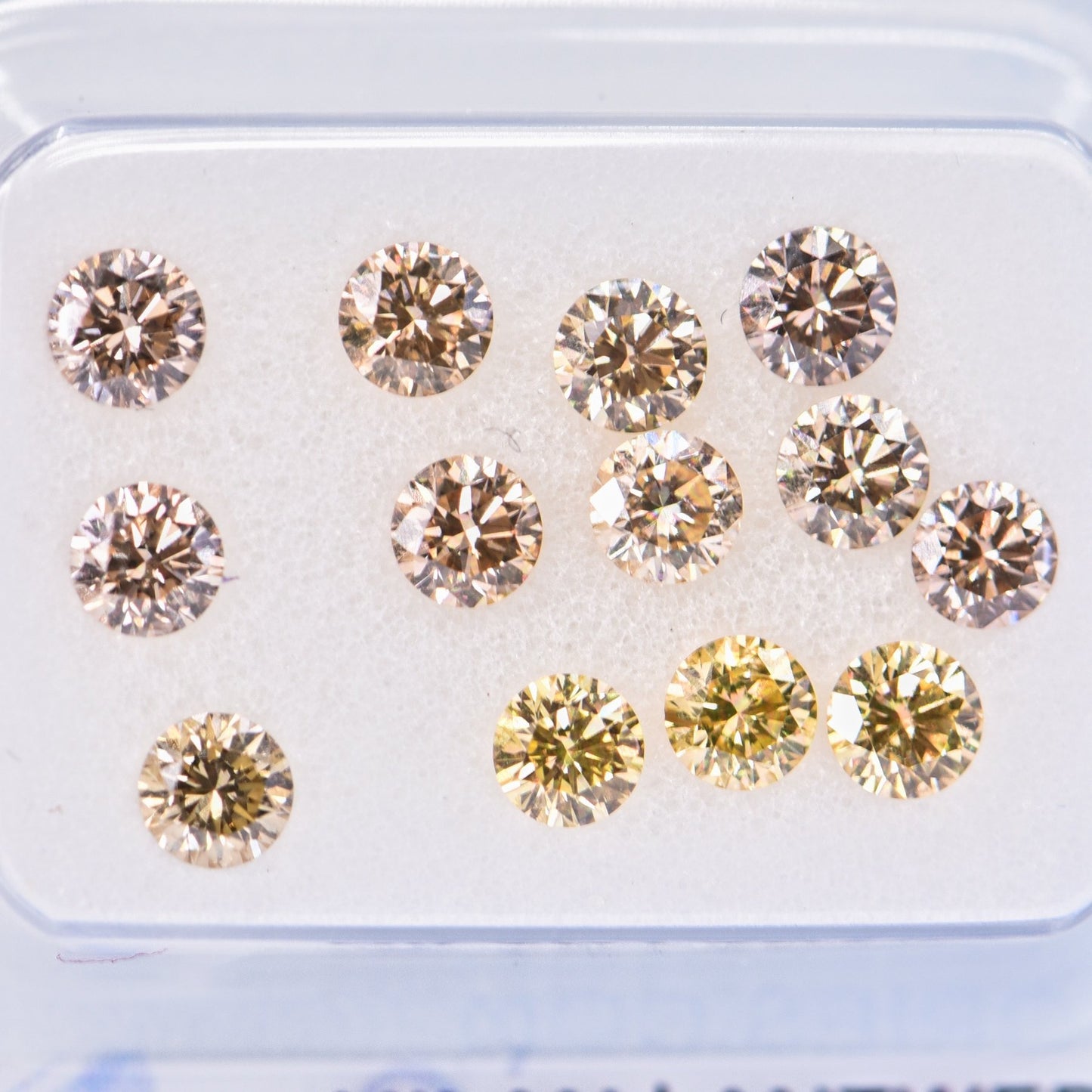Naturlige diamanter, 13 stk. samlet vægt 1.45 ct