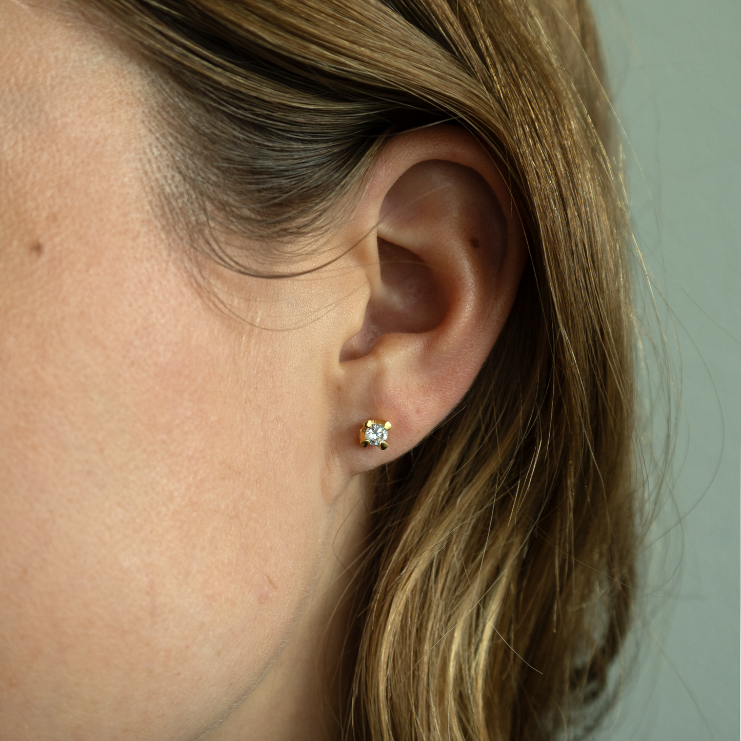 Elya Ørestikker 8 Karat Guld Med 2x0,25ct W/VS Labgrown Diamant