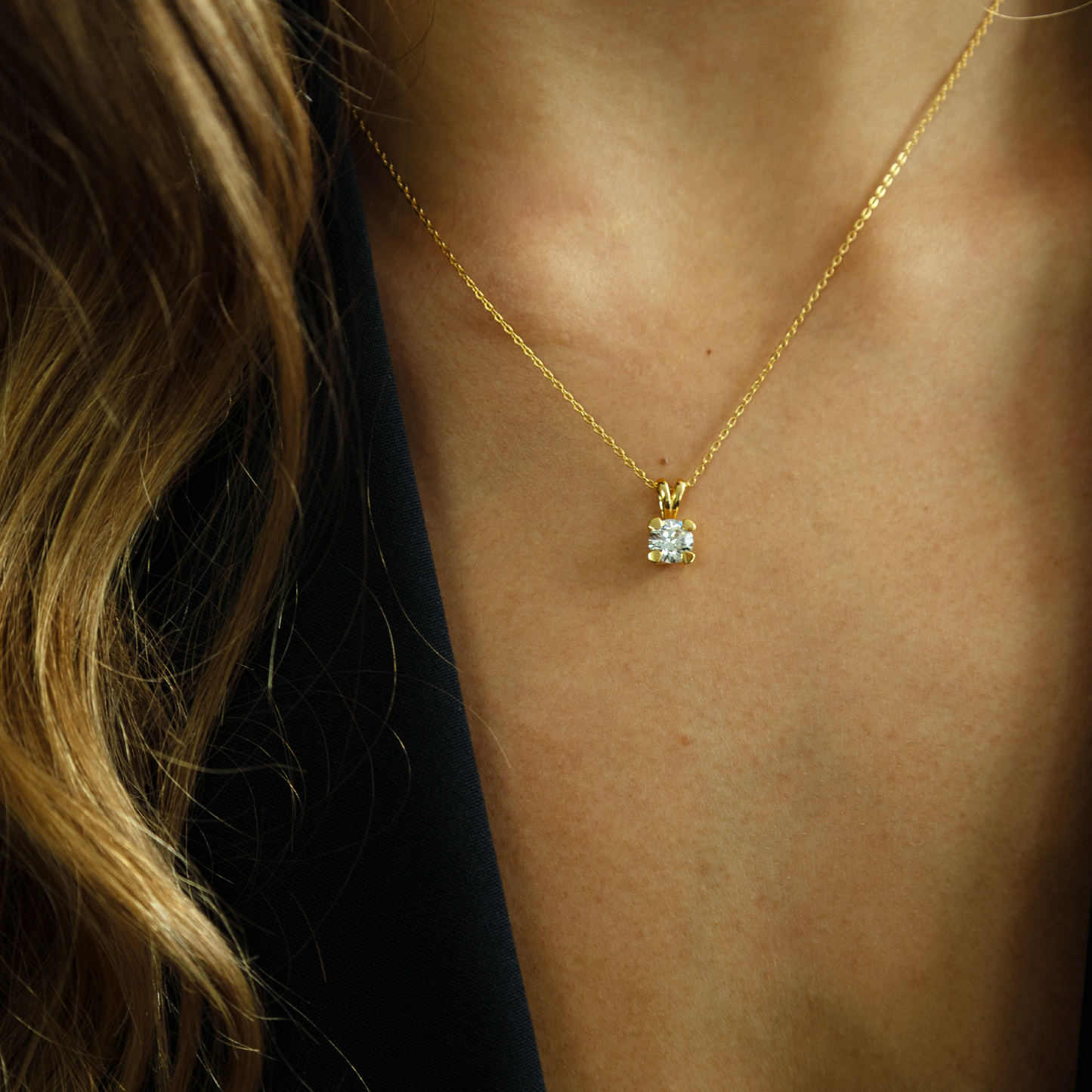 Elya Vedhæng 8 Karat Guld Med 1,00ct W/VS Labgrown Diamant