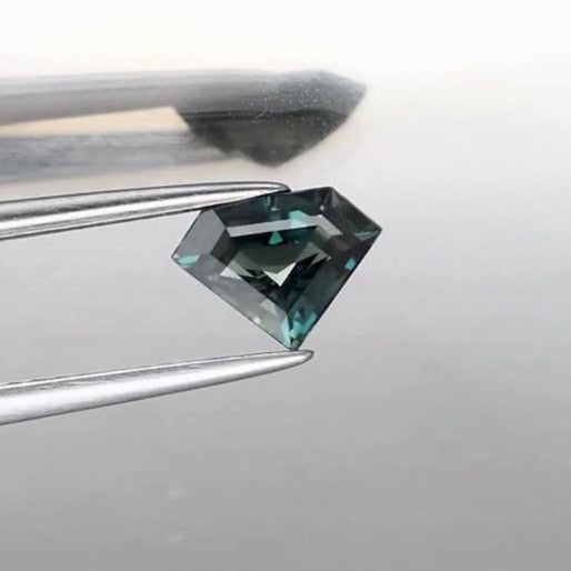 Smuk blågrøn sapphire 0.96 ct