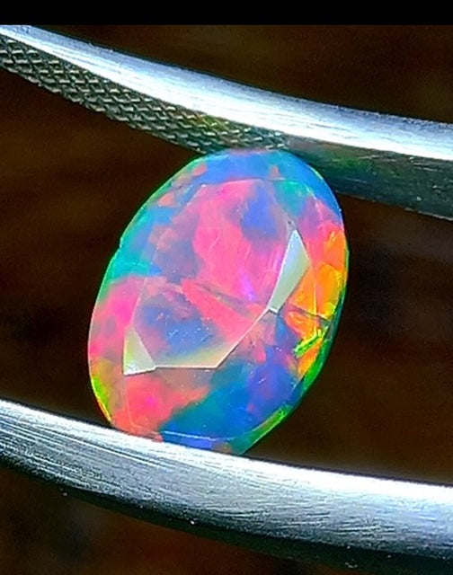 Naturlig Opal, oval cut, 2.25 ct