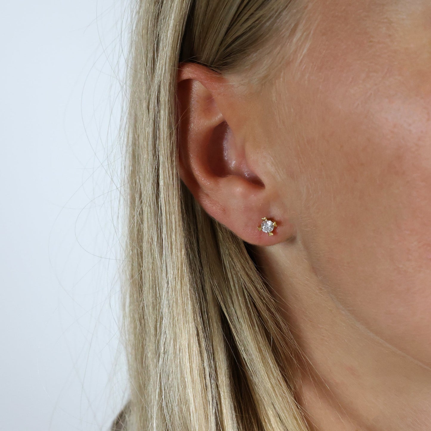 Mary Ørestikker 8 Karat Guld Med 2x0,20ct W/VS Labgrown Diamant