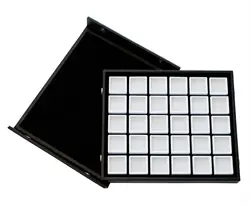 Samlemappe med 30 hvide bokse 3 x 3 cm.