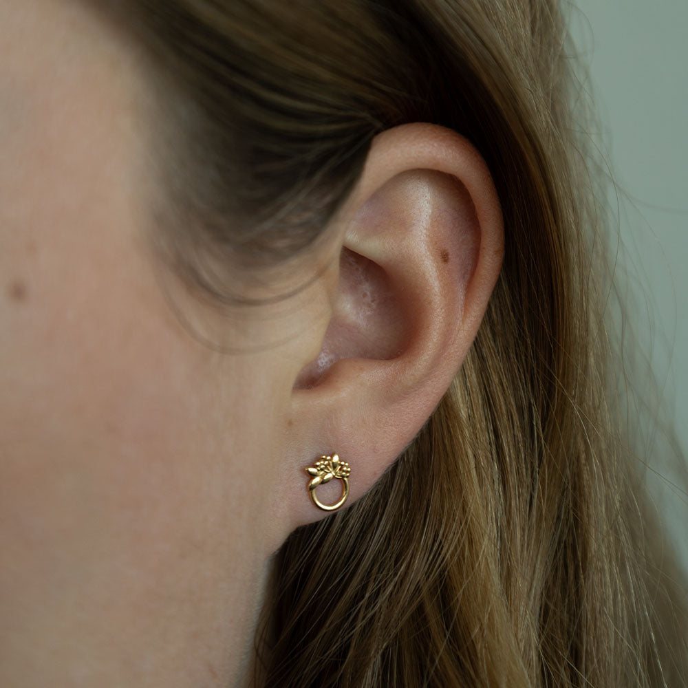 Ørestikker Blomsterkrans 8 Karat Guld