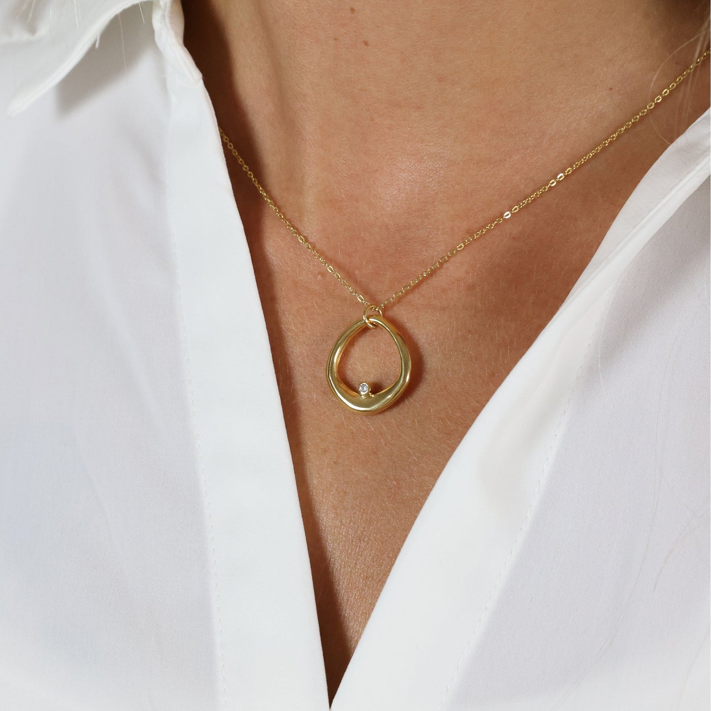 Halskæde med Vedhæng Oval 8 Karat Guld med Cubic Zirkonia Forgyldt Sterling Sølv Kæde 45 cm