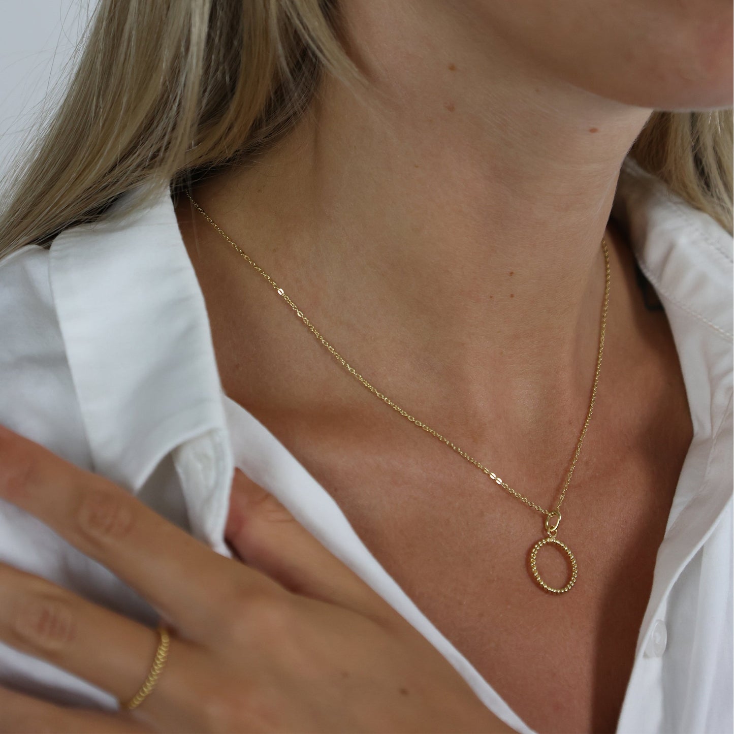 Halskæde med Vedhæng Snoet Cirkel 8 Karat Guld Forgyldt Sterling Sølv Kæde 45 cm
