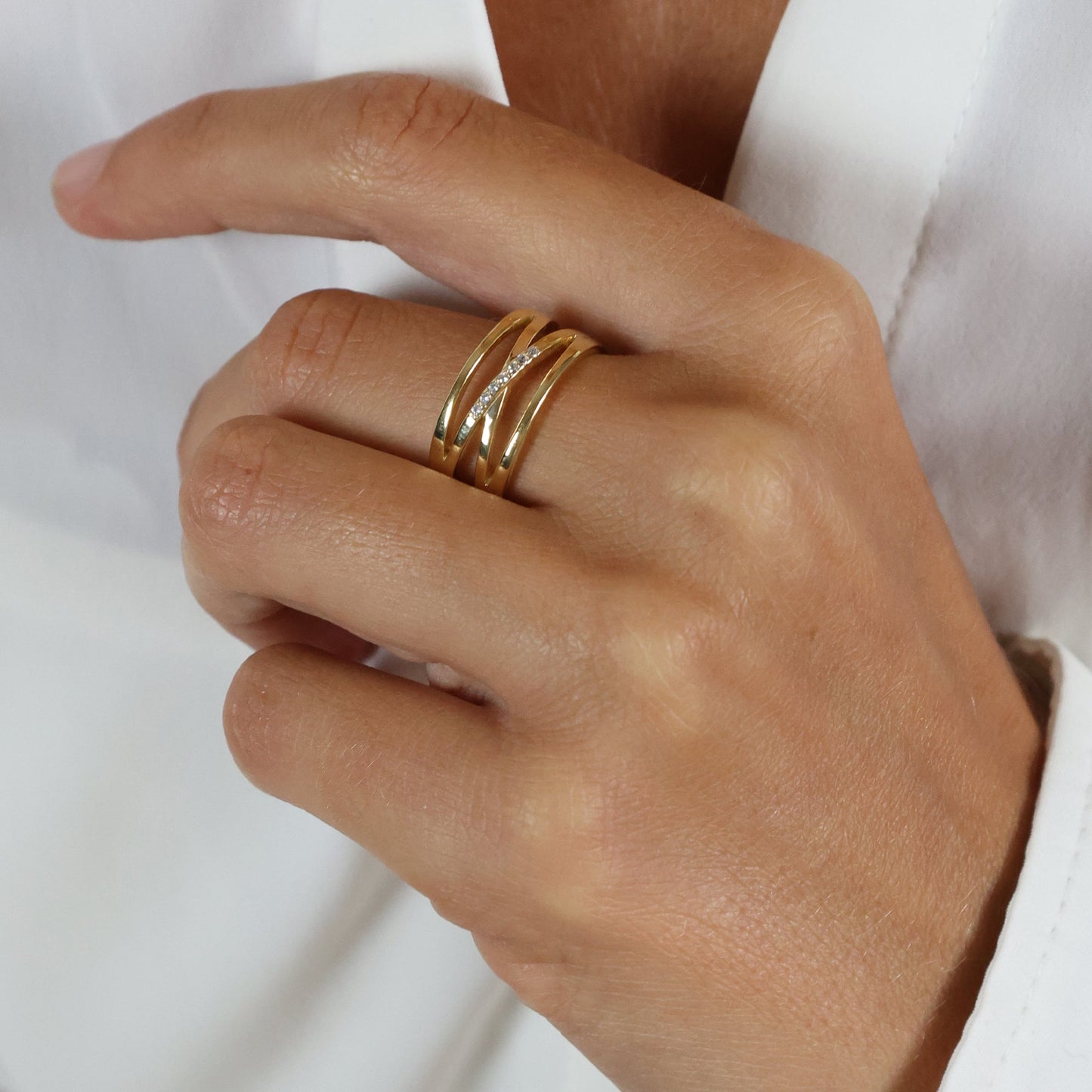 Ring 8 Karat Guld med 7 Cubic Zirkonia