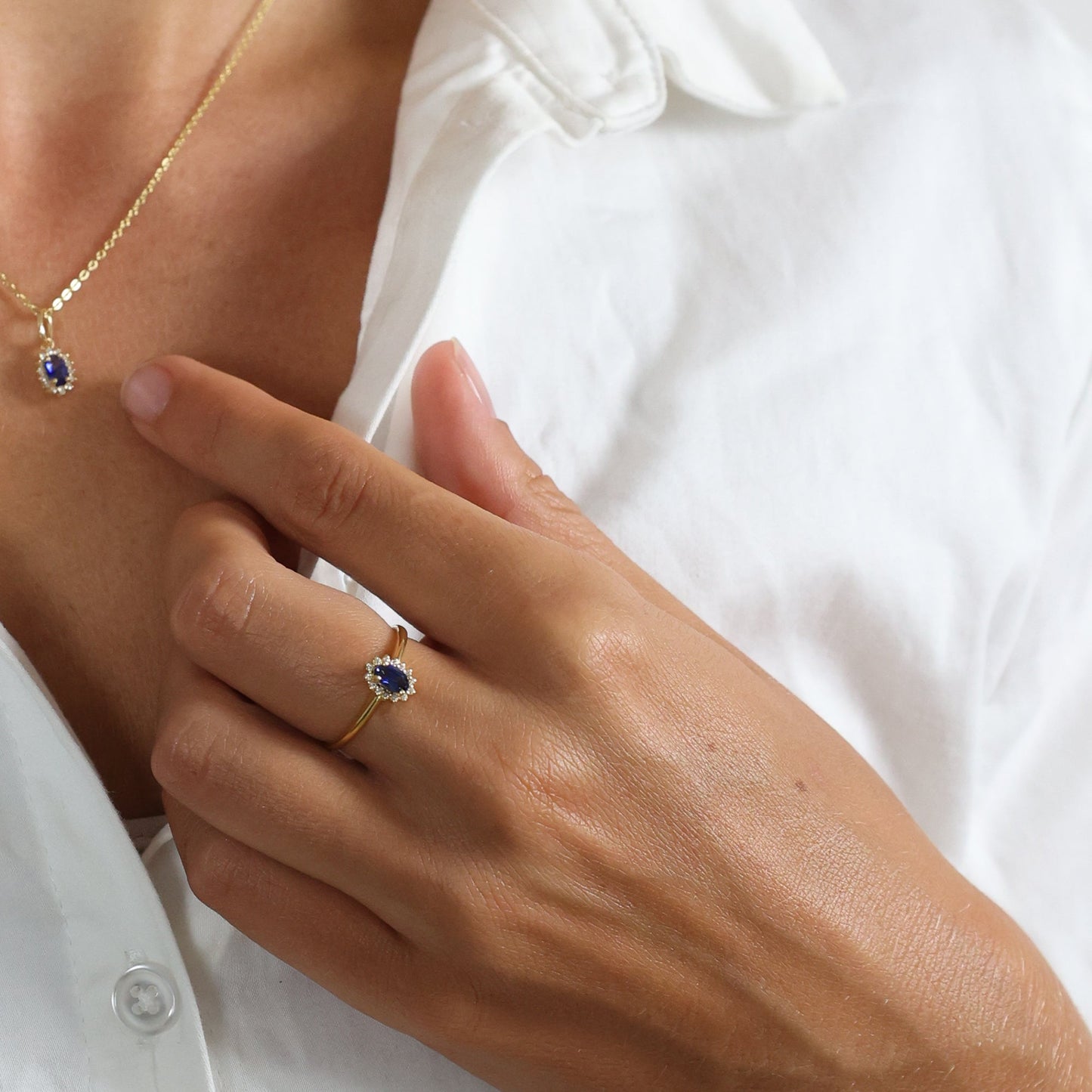 Ring 8 Karat Guld Safir x 1 Diamanter 16 x 0,0025 Ct. W/PI