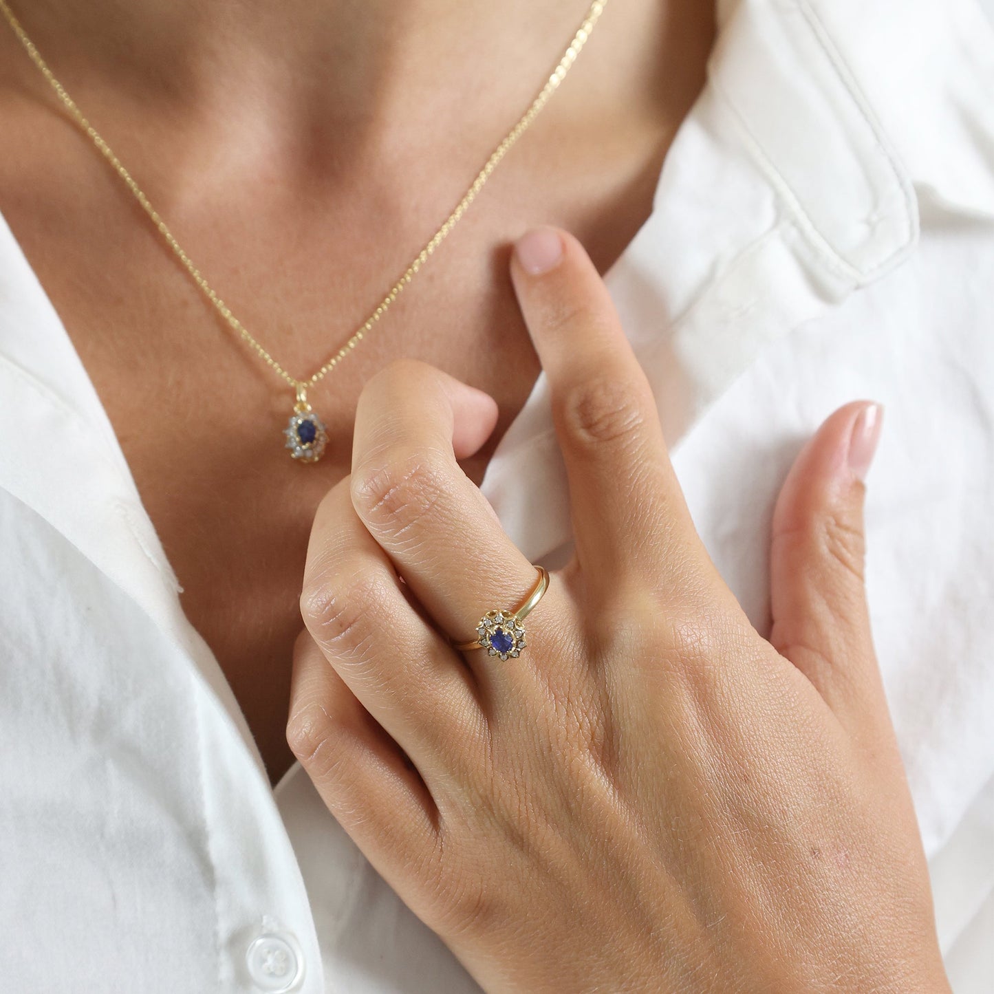 Ring 8 Karat Guld Safir x 1 Diamanter 16 x 0,005 Ct. W/PI