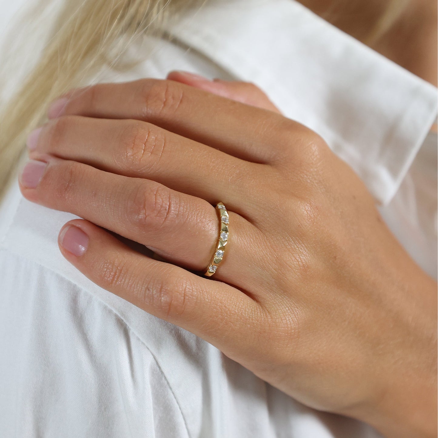 Ring 3 i en 8 Karat Guld med Cubic Zirkonia