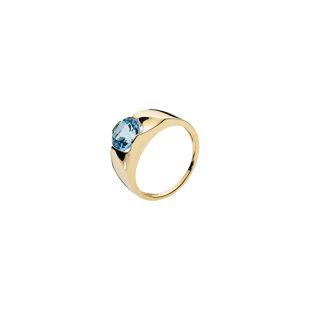 8 kt. guldring med blå topaz