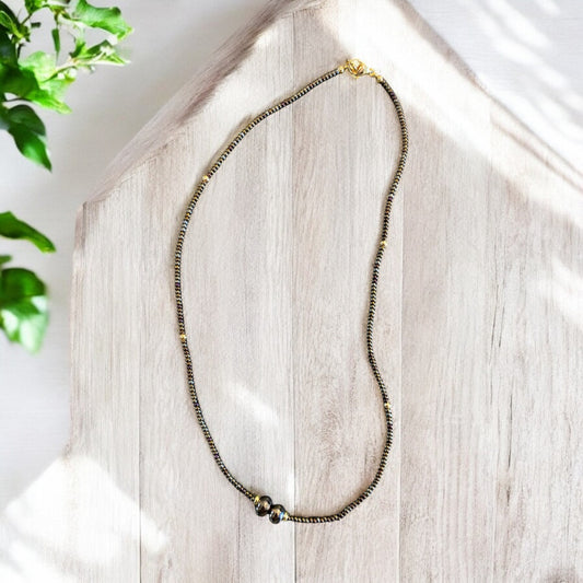 Delicate adult - Golden