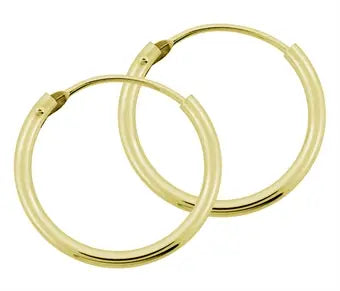 Små runde øreringe i 14 karat guld 1.3 mm. Dia. 9.0 - 17.5 mm.