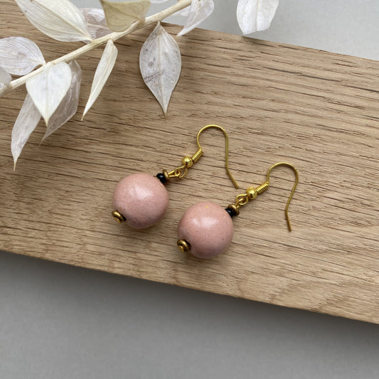 Perleøreringe - Round - Fawn Vellum