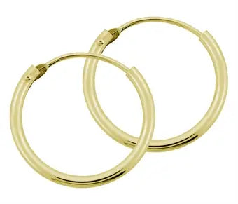 Små creoler i 8 karat guld 1.3 mm. Dia. 9.0 - 17.5 mm.