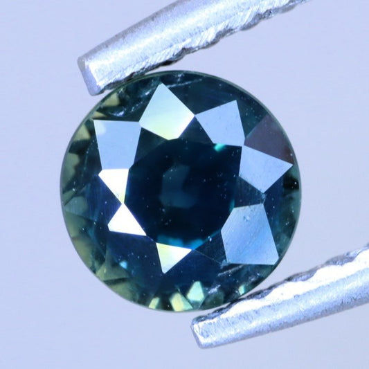 Naturlig Safir, blå/grøn, 0.72 ct.