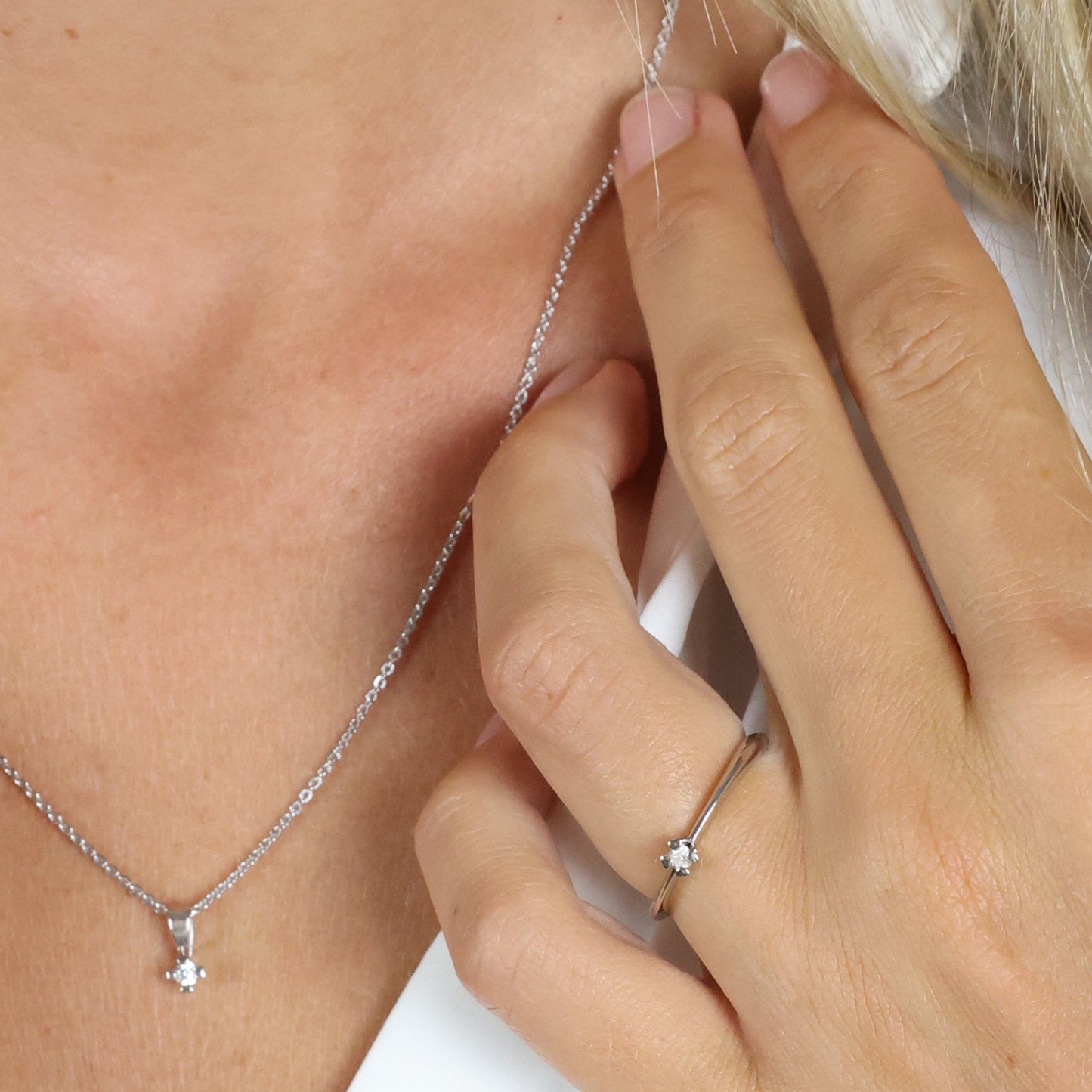 Mary Ring  Guld Med 0,05ct W/VS Labgrown Diamant