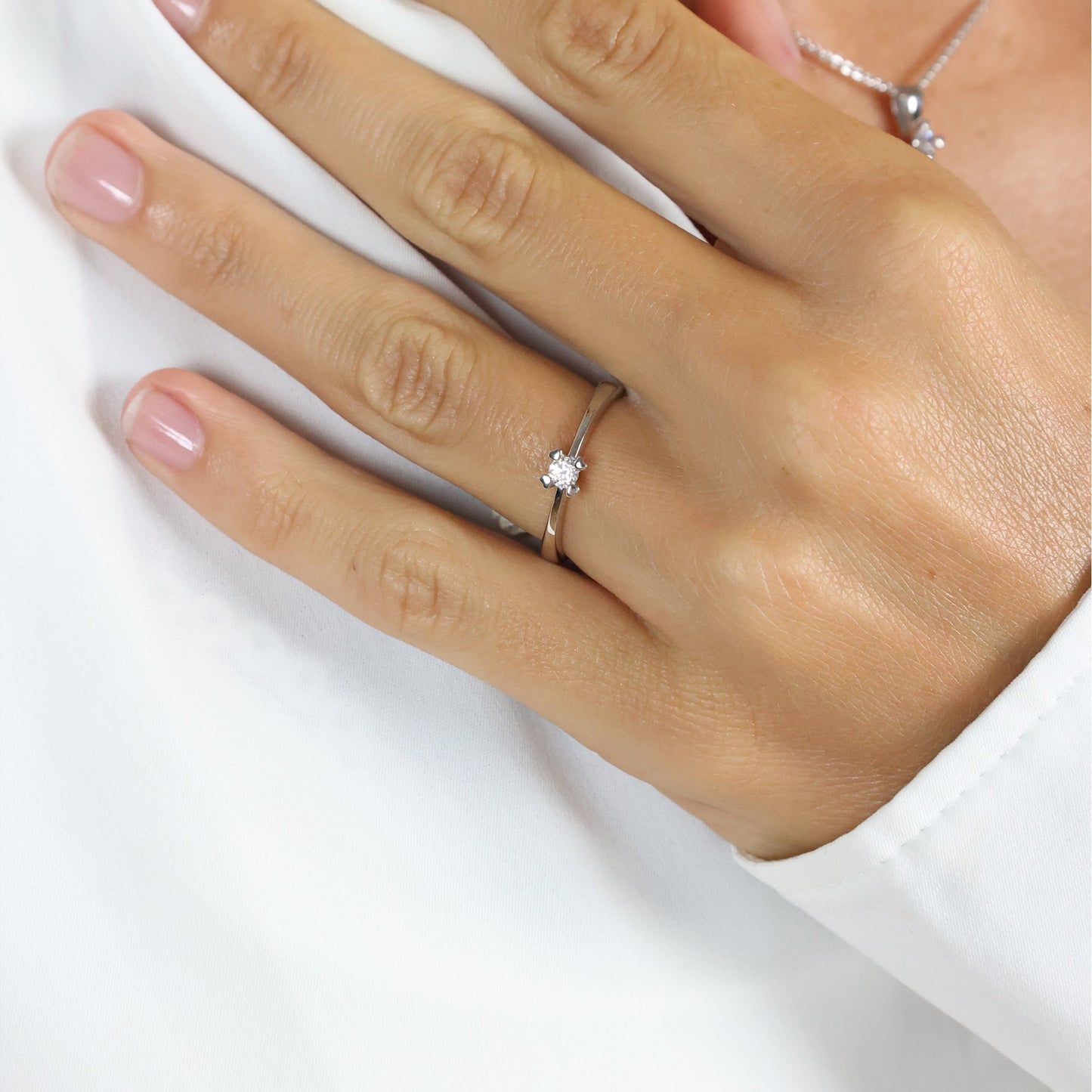 Mary Ring  Guld Med 0,10ct W/VS Labgrown Diamant