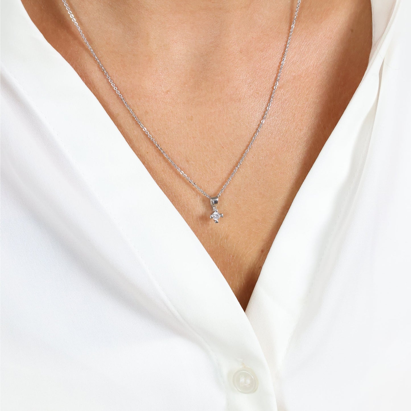 Mary Vedhæng  Guld Med 0,10ct W/VS Labgrown Diamant