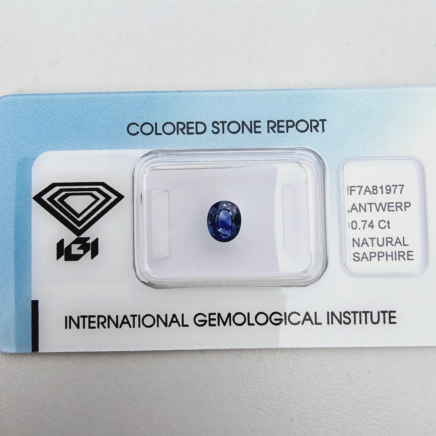 Naturlig blå safir, 0.74 ct, ovalslib