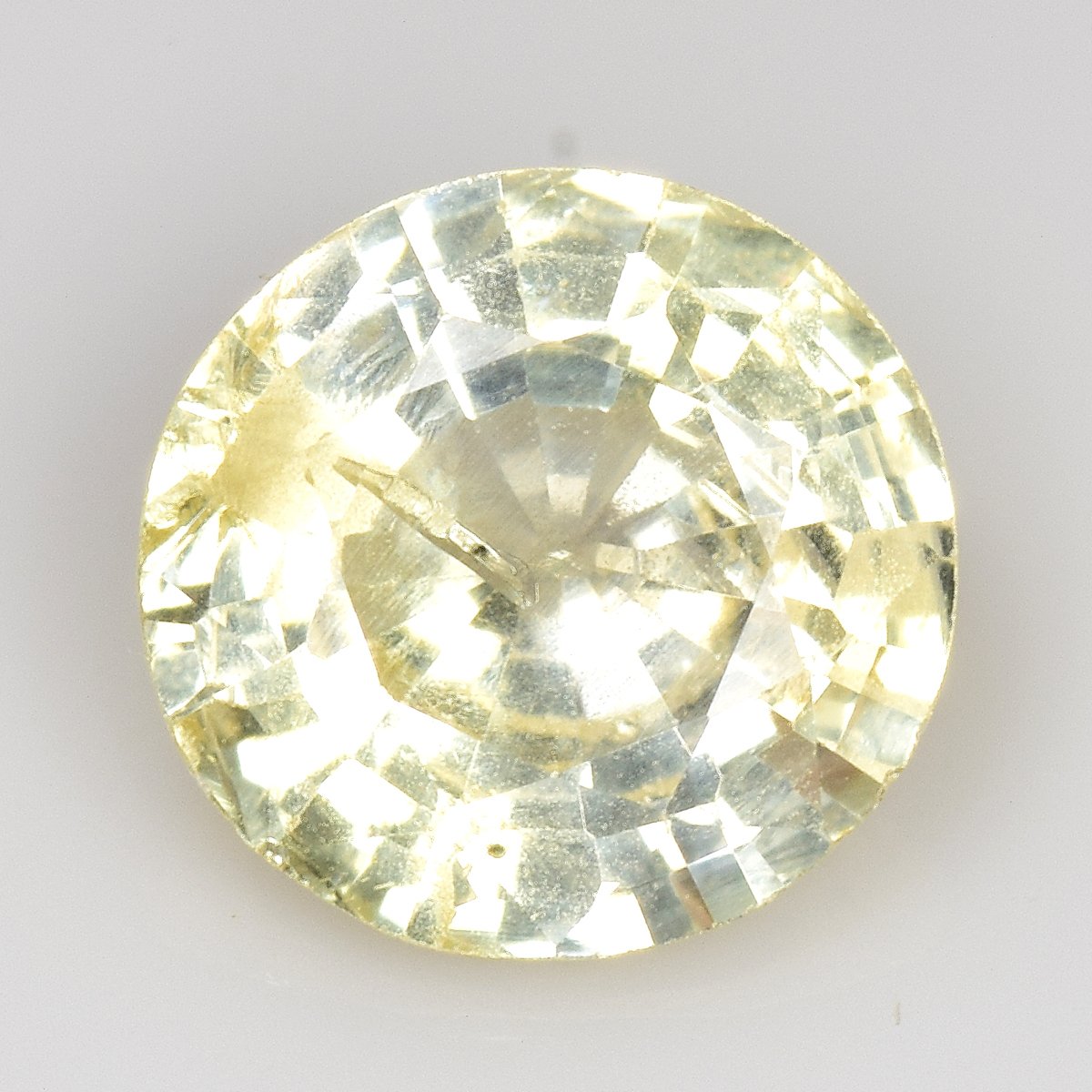 Gulsafir, rund, 1.04 ct