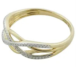 Diamantring i 14 karat guld med diamanter.