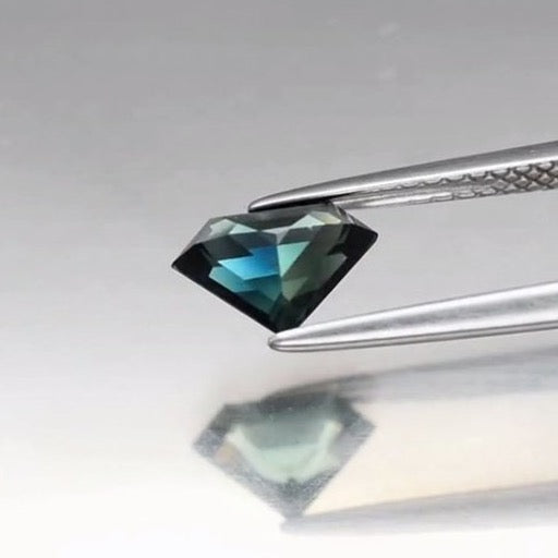 Blue, Green Sapphire - 0.96 ct