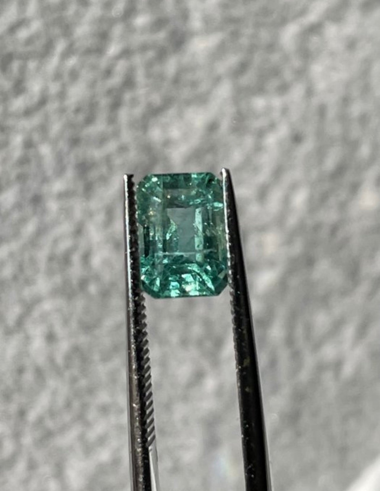 Smaragd, 1.34 ct, trappeslib