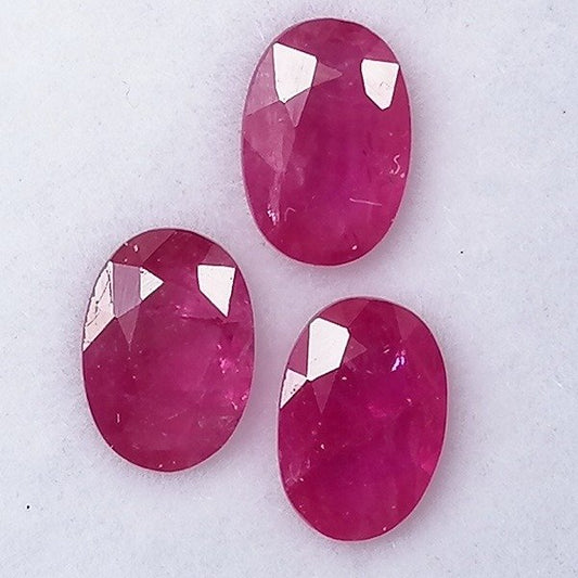 Rubin, ovalslib, 3 stk - samlet 1,76 ct.