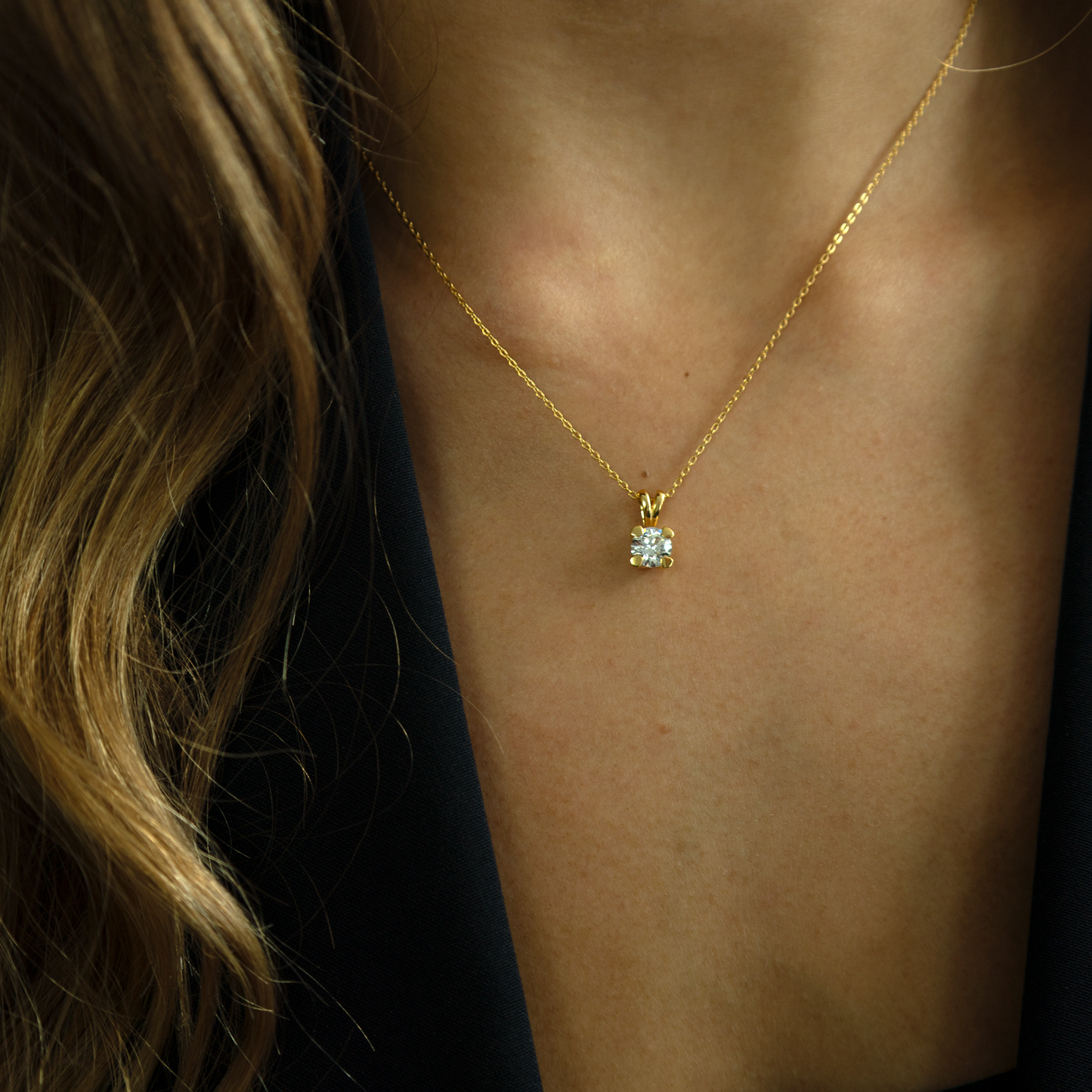 Elya Vedhæng 8 Karat Guld Med 0,75ct W/VS Labgrown Diamant