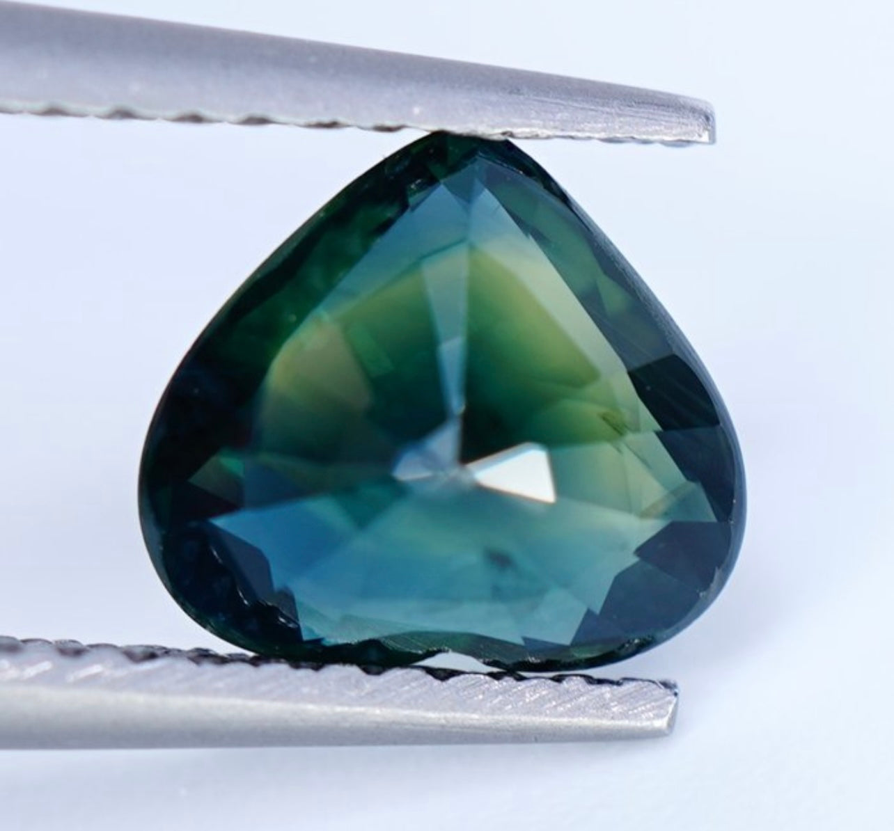 Hjerteslebet safir, 1.51 ct, blå/grøn