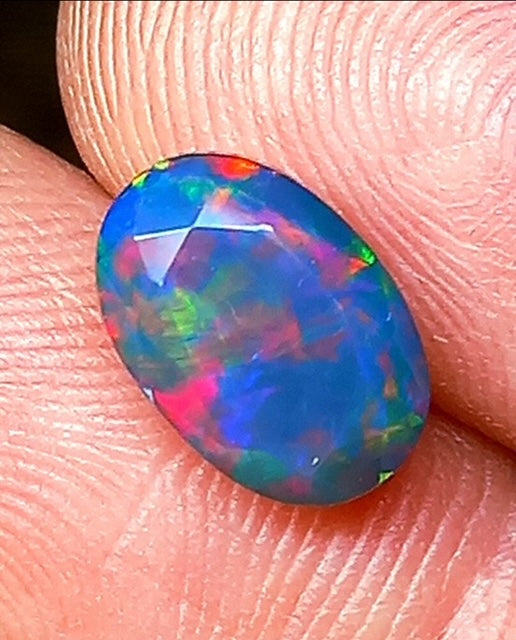 Naturlig Opal, oval cut, 2.25 ct