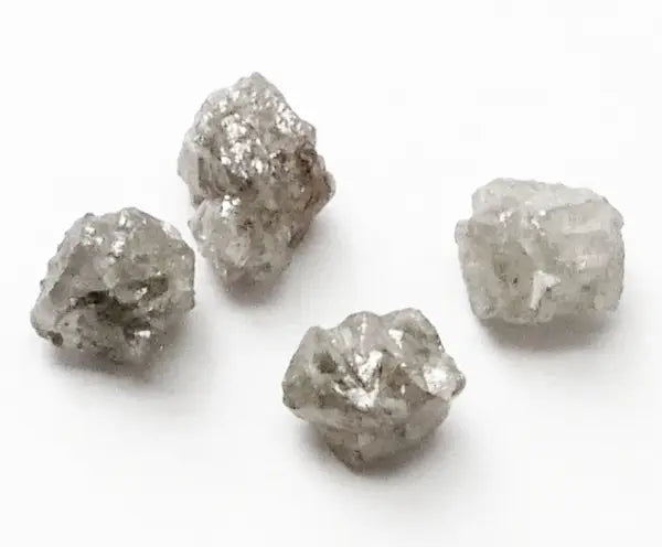 Rå diamantkrystaller ca 4 mm